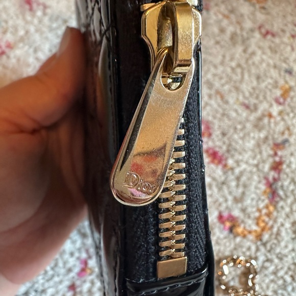 CHRISTIAN DIOR Lady Dior Canage Cell Phone Case Black Patent Cannage Calfskin - Picture 5 of 15